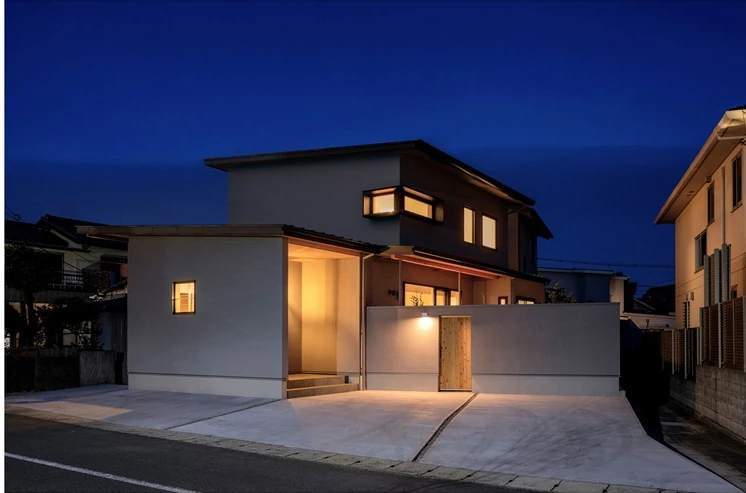 調和する家の外観・住まいの風景