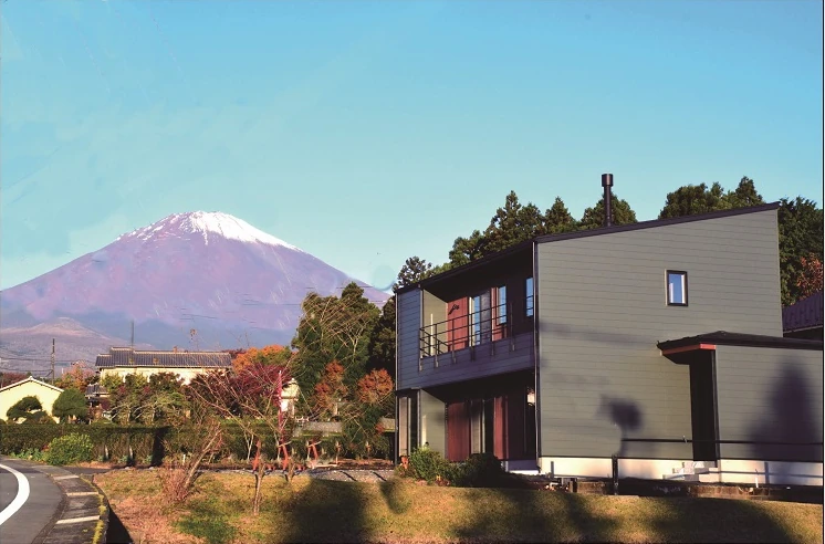 薪ストーブのある暮らしの外観・住まいの風景